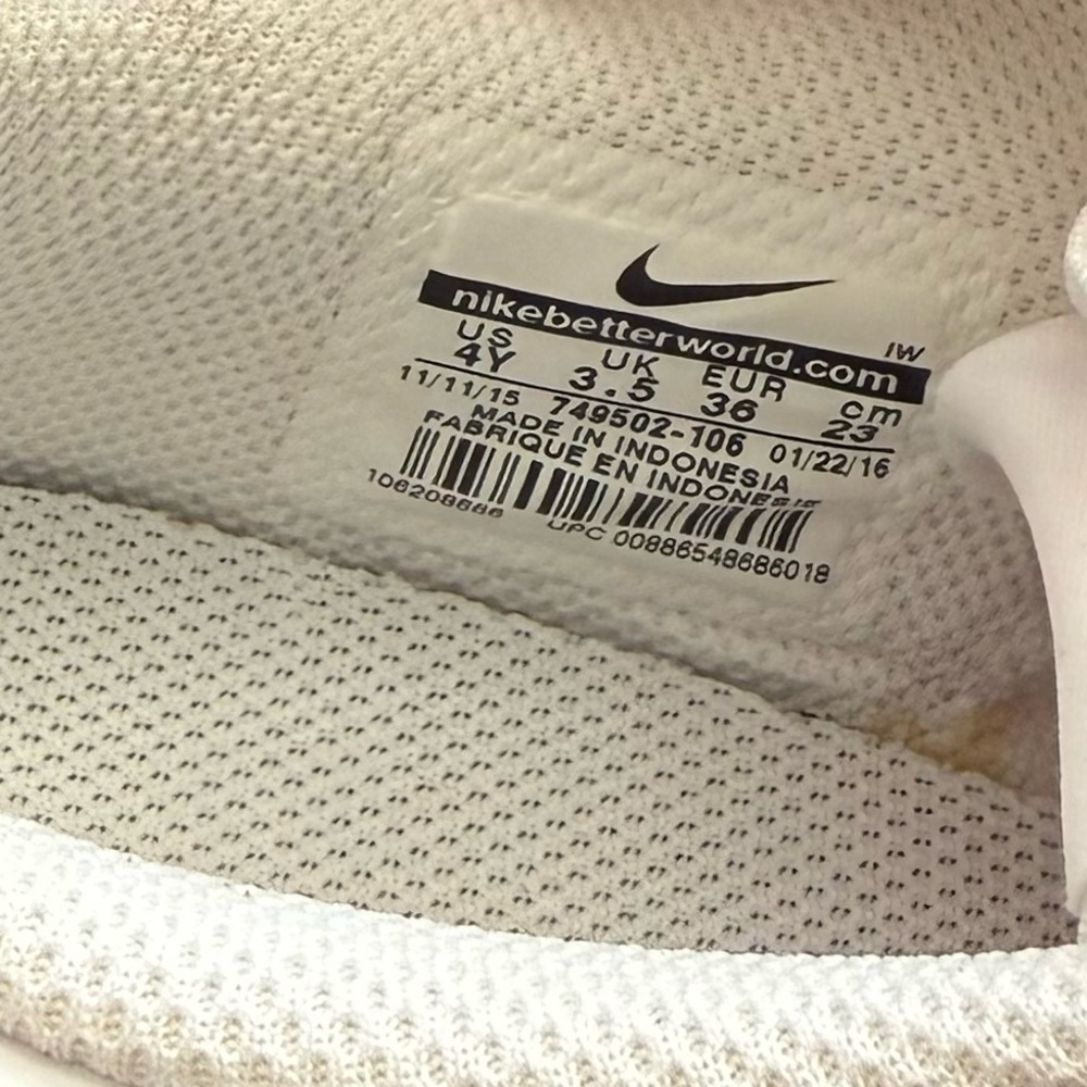 Nike White and Pink Sneakers - Picture 8 of 10